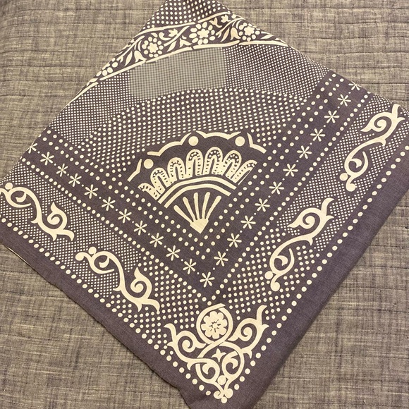 Pottery Barn Teen (Kelly Slater collection) Pillow Cover - Picture 2 of 3